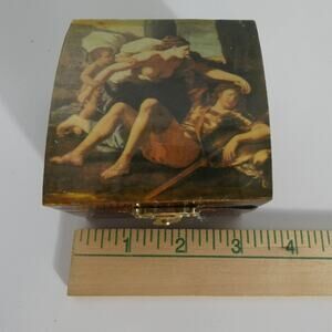 Vintage Small Keepsake/Jewelry Box Hinged Art Work Lined